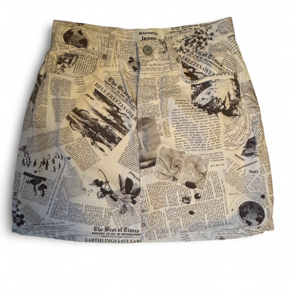 Reformation Newspaper Print Cream and Black Mini Skirt size 25 - Picture 1 of 7